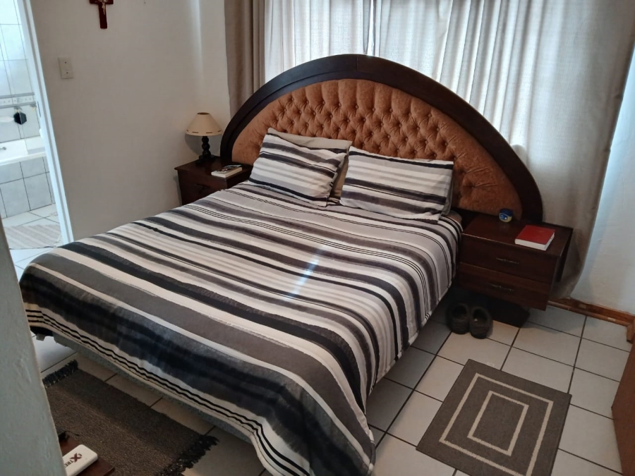 3 Bedroom Property for Sale in Geelhoutpark North West